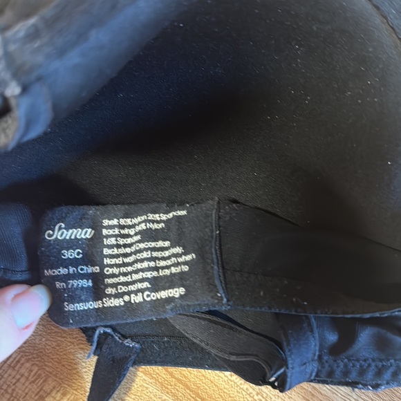 Jessica Simpson and soma bras. Both size 36 c - Picture 4 of 4